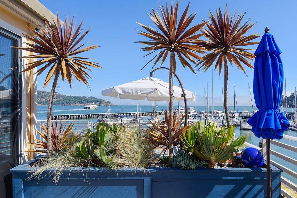 Waters Edge Hotel Tiburon Szoba fotó